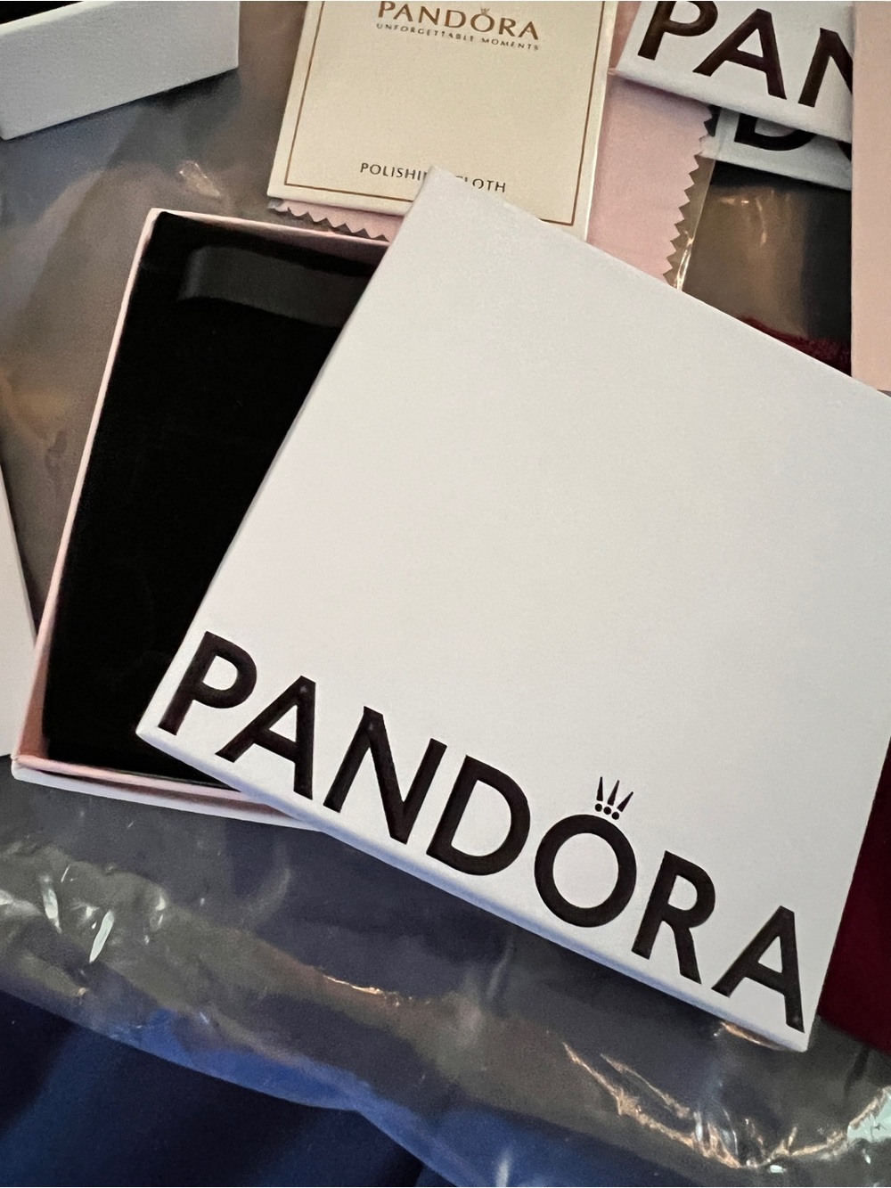 🎀 Pandora Packing and Supplies Bonus: Ornament 🎀 - Picture 4 of 11